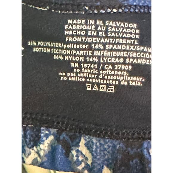 Splendid Blue V With Ladder Back Sports Bra size XS - Picture 4 of 9